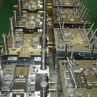 प्लास्टिक इंजेक्शन मोल्ड 3C उत्पाद S136 उच्च परिशुद्धता