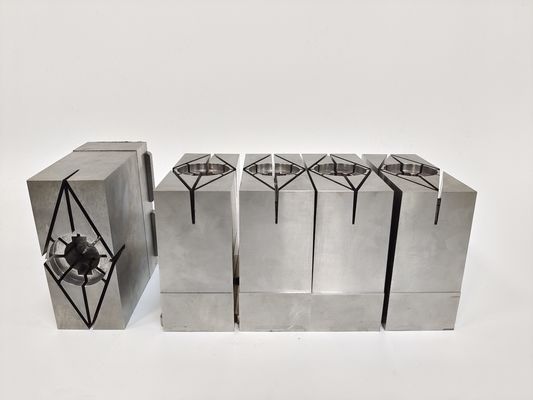 H13 (1.2344) सटीक मोल्ड कोर इंजेक्शन उपकरण के लिए कठोर सम्मिलन