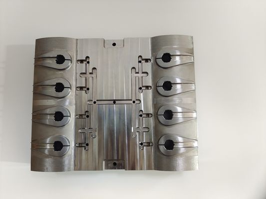 कठोर स्टील कोर प्लेट्स (P20/H13/S136)